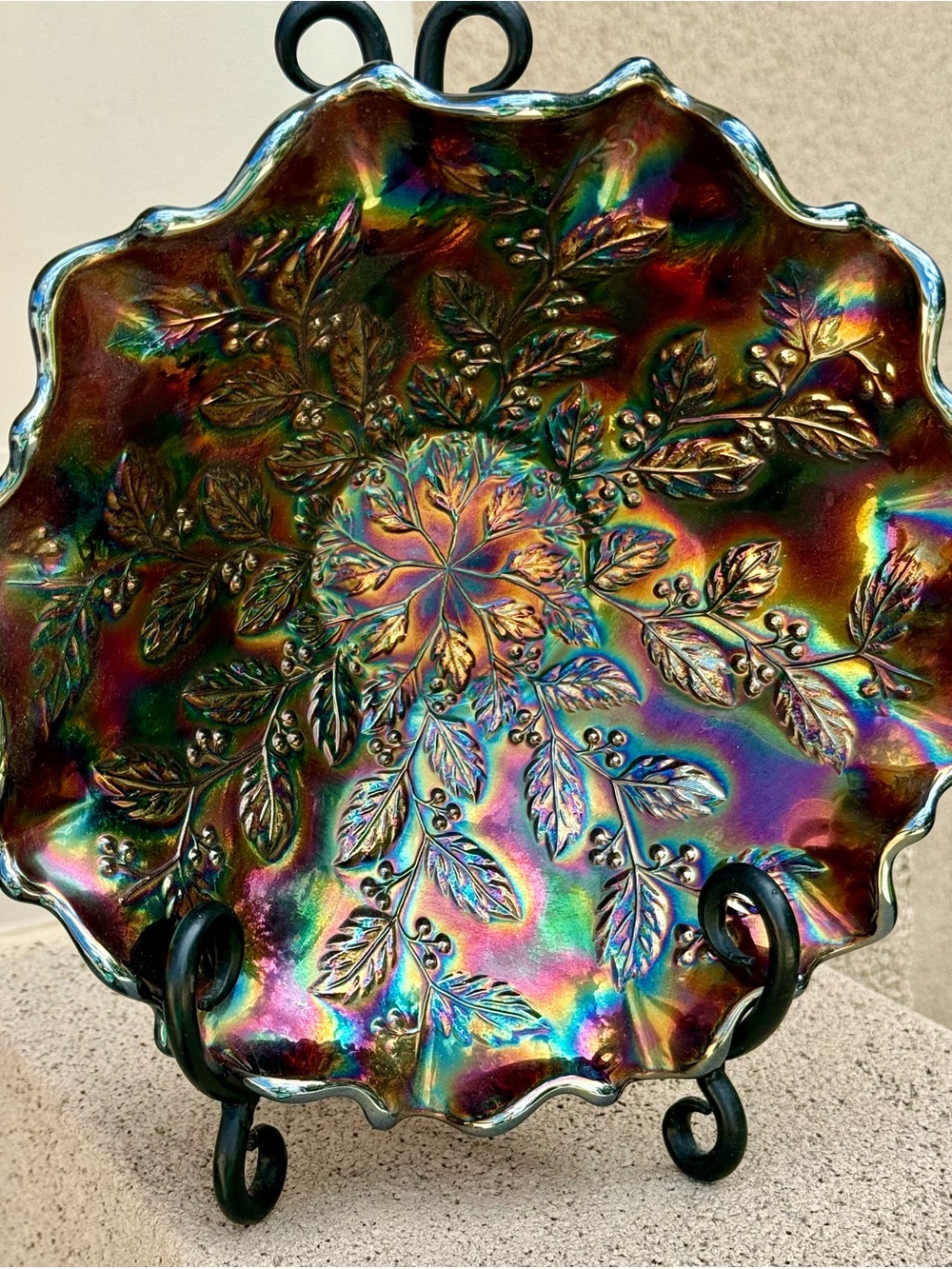 Beautiful Fenton Carnival Glass Ruffed Bowl in Amethyst Holly Pattern- rare